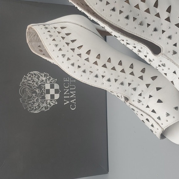 Vince Camuto Ivory White Leather Peep Hole Bootties with Silver studs Size 8 - Picture 13 of 16